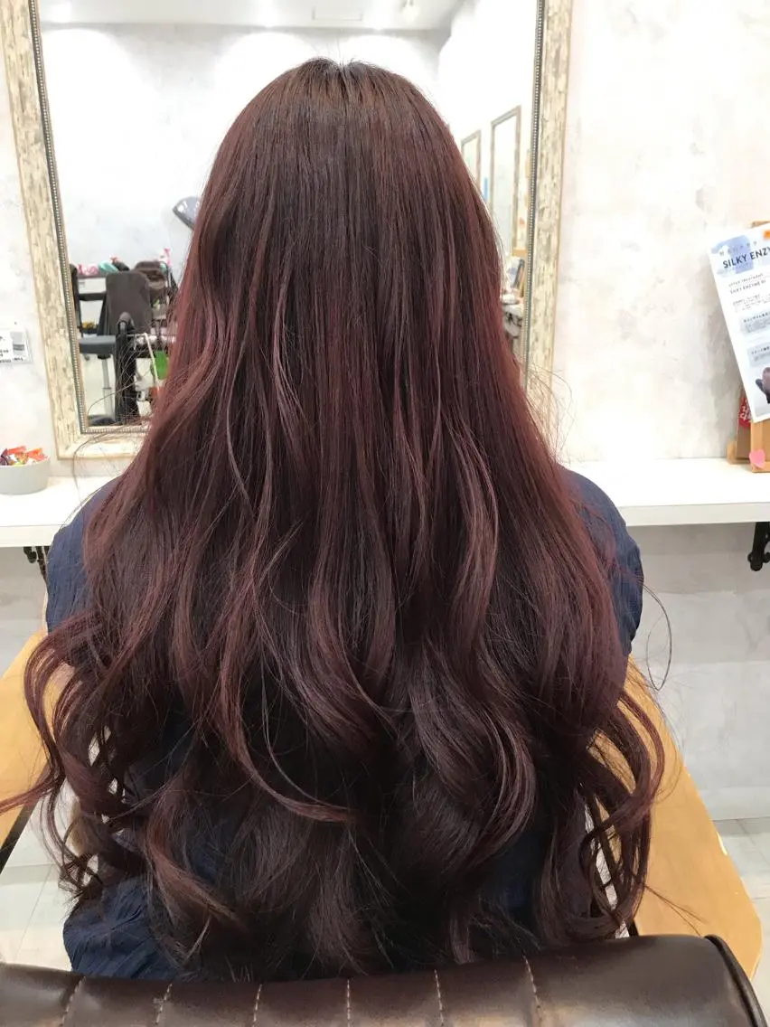 ロング ヘアカラー 野澤 朱里のヘアスタイル
