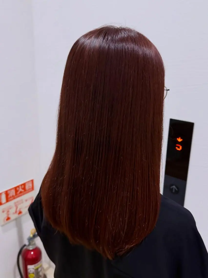 カラー ロング ボルドーカラー ブラウンカラー レッドカラー トリートメント SONOKO 【yoki.】のヘアスタイル