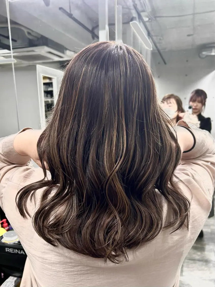 ミディアム ハイライト ブリーチ🐰インナー ♡ハイライト♡綾🐰のヘアスタイル