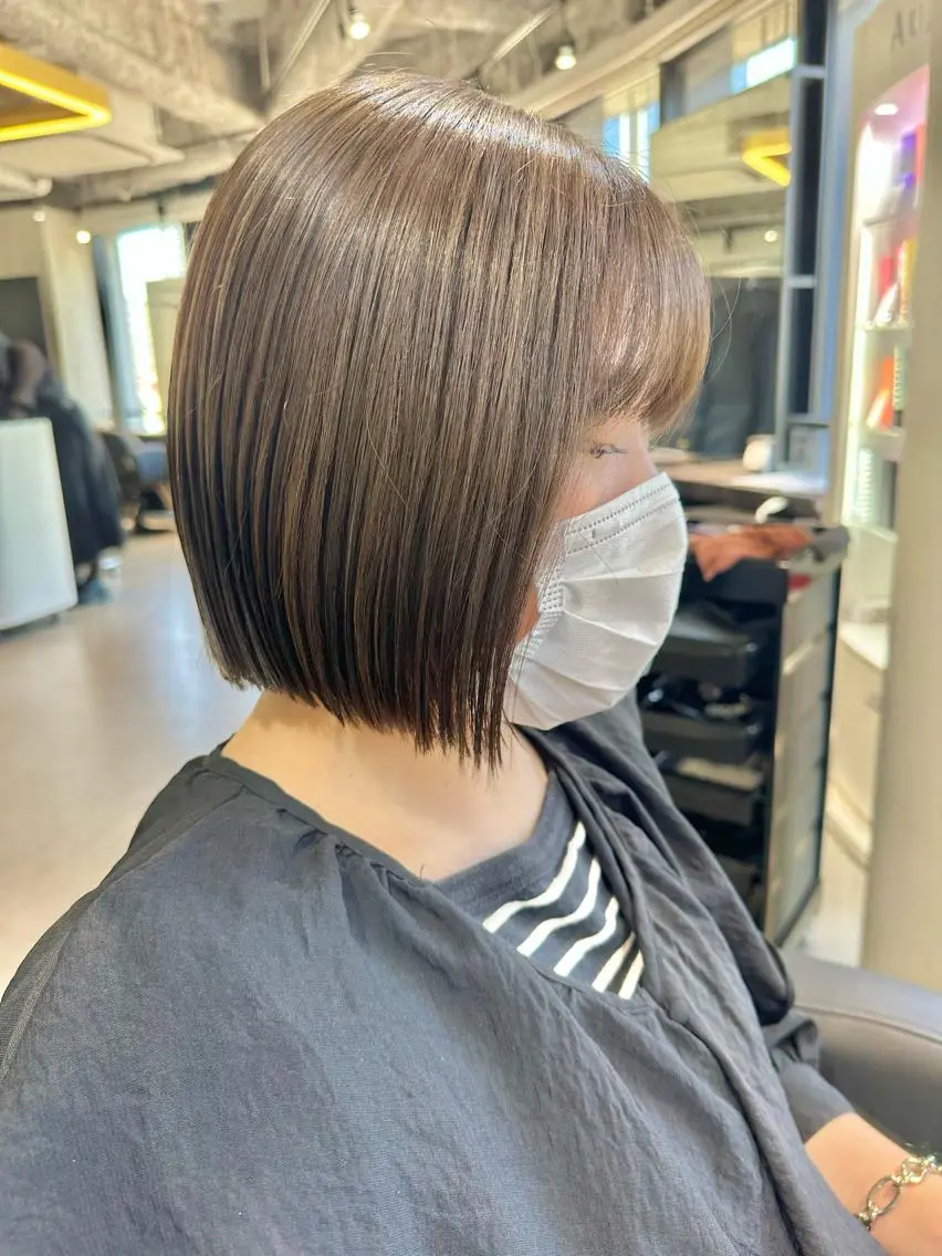ショート カラー 切りっぱなしボブ 前下がりボブ ハンサムショート ボブ 斜めバング 髪質改善 中川 翔のヘアスタイル