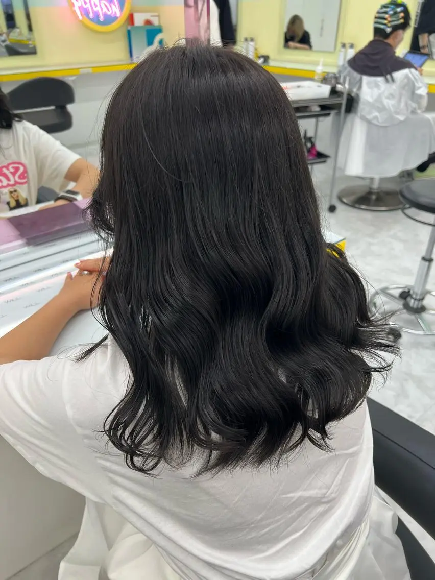 セミロング カラー ヘアカラー トリートメント 韓流トレンドヘア 🎀RINAKO🎀のヘアスタイル