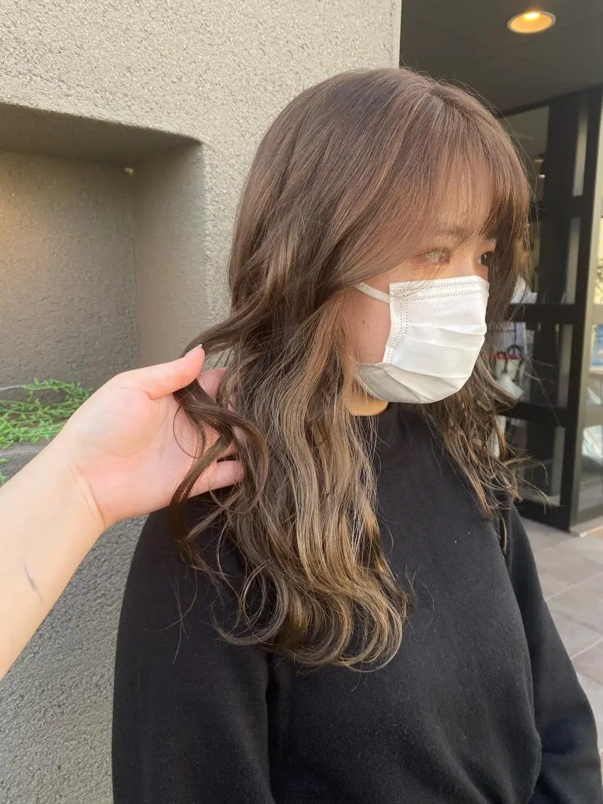 ロング maco 艶感ハイトーン🦋のヘアスタイル