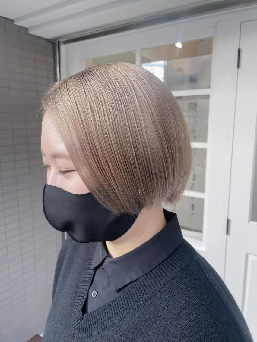 ショート カラー ヘアアレンジ ベージュカラー ブリーチ ホワイトベージュ ヘアカラー トリートメント 酸性縮毛矯正 梅田茶屋町 Juriのヘアスタイル