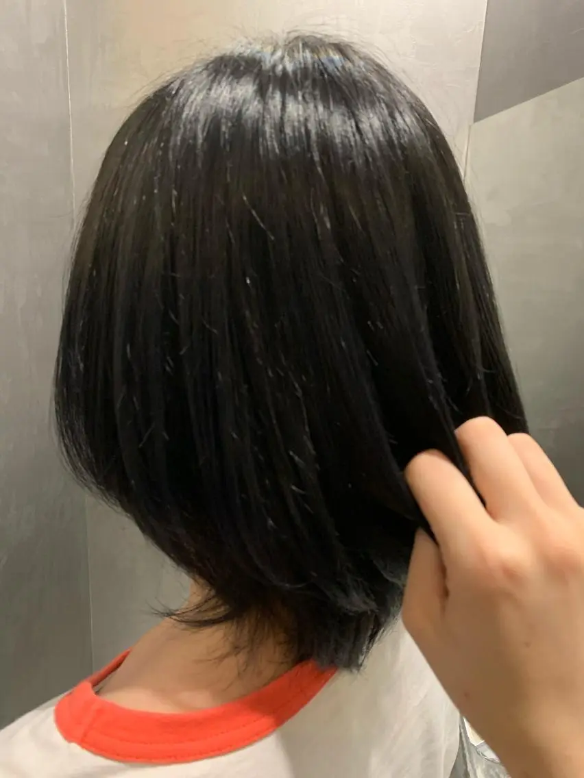 カラー 黒髪 ブルーカラー ブルーブラック ブラウンカラー inity　杉本 美羽のヘアスタイル