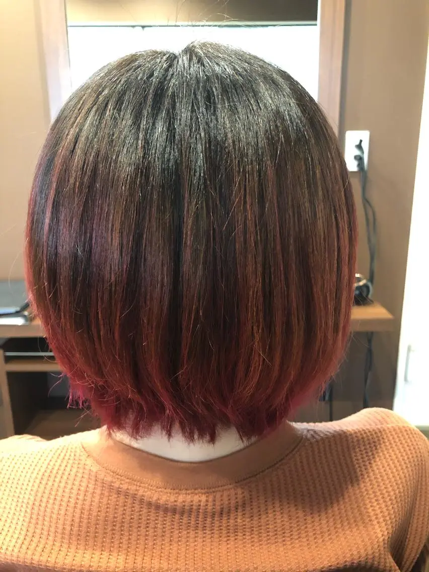 ショート カラー グラデーションカラー 平川 かなこのヘアスタイル