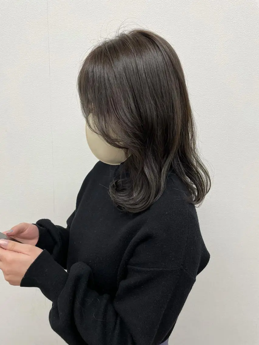 ミディアム カラー ヘアアレンジ アッシュ アッシュグレー アッシュグレージュ グレージュ 髪質改善 カット ヘアカラー トリートメント 酸性縮毛矯正🧴韓国 レイヤー/髪質改善のヘアスタイル