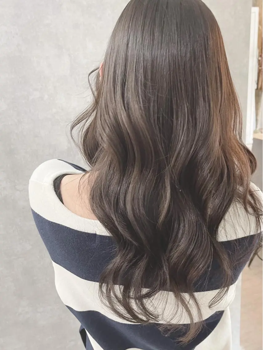 セミロング ハイライト 髪質改善 レイヤーカット トリートメント 小林 正樹のヘアスタイル