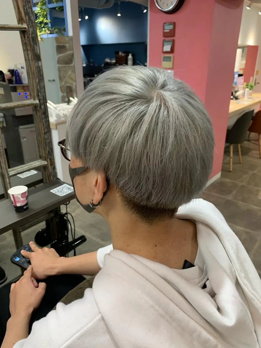メンズ ヘアカラー トリートメント ヲタク美容師 店長　上原のヘアスタイル