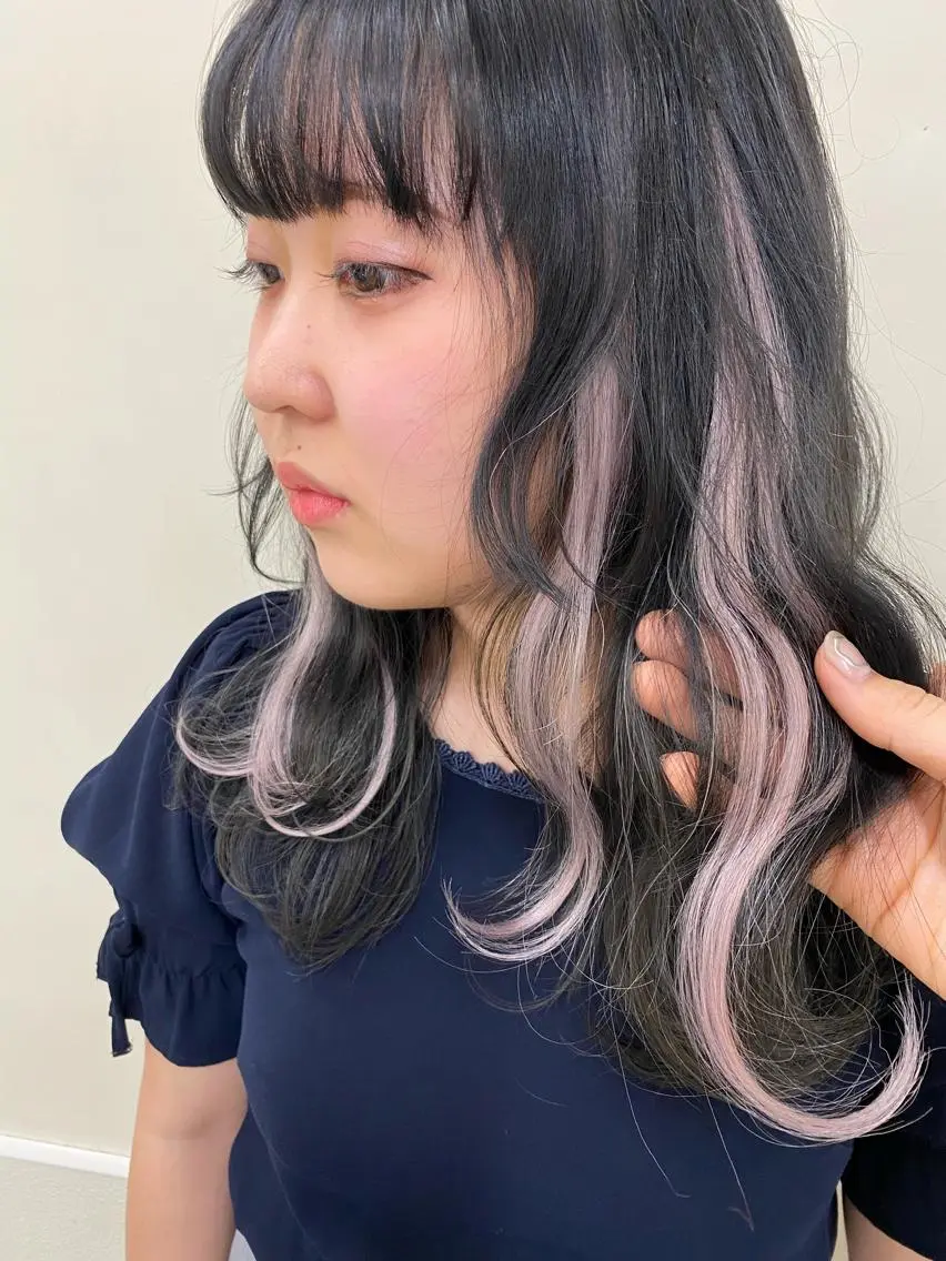 セミロング エクステ ハイトーン 💭黒崎ハルカのヘアスタイル
