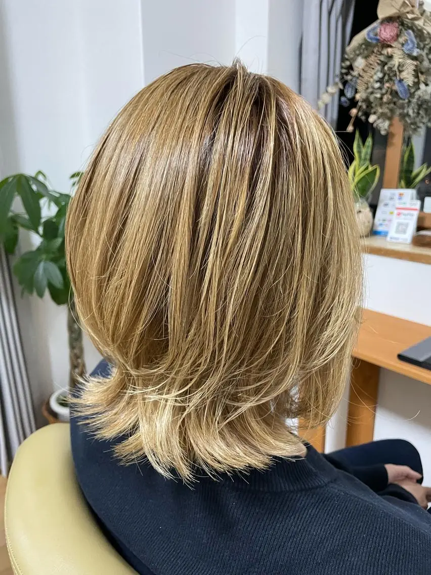 ショート 卒業式のヘアスタイル レイヤーカット 外ハネヘア ウルフカット Yuki @美容室あのんのヘアスタイル