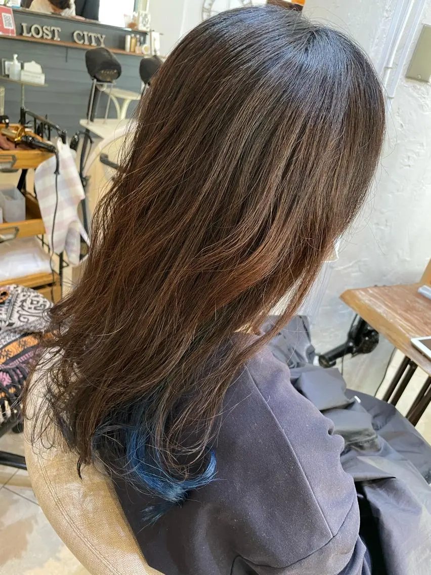 ロング カラー ブルーカラー 金子 しおりのヘアスタイル