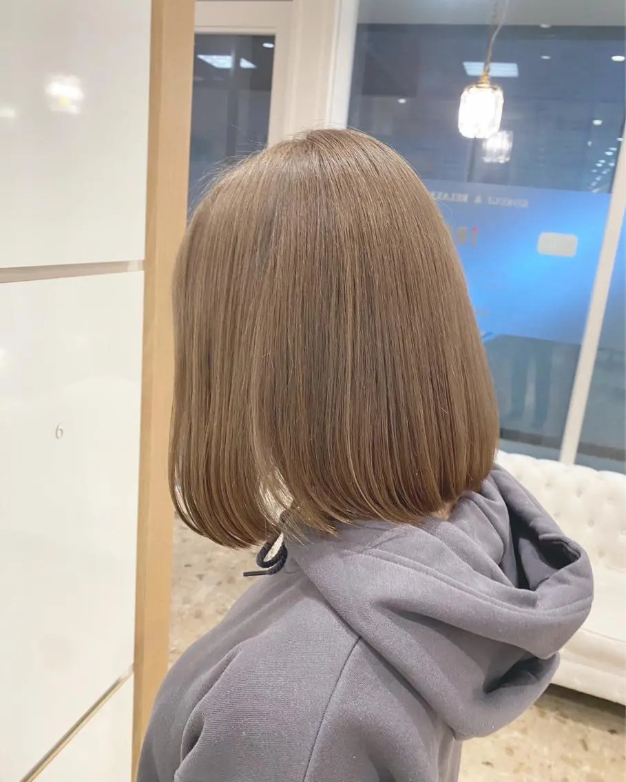 ミディアム カラー ヘアアレンジ 切りっぱなしボブ ベージュカラー ハイトーンカラー インナーカラー ピンクカラー 🌿レイヤー/ブリー チ/🌿JINのヘアスタイル