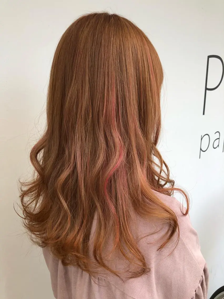 セミロング カラー サワタ ミサのヘアスタイル