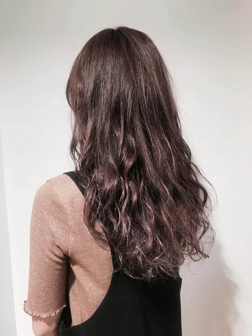 セミロング カラー パーマ イルミナカラー ブリーチ特化 梅田本多翔のヘアスタイル