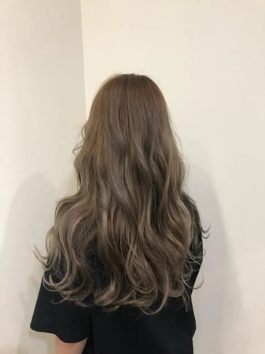 ロング カラー 佐藤 奈佳子 サトウ ナカコのヘアスタイル