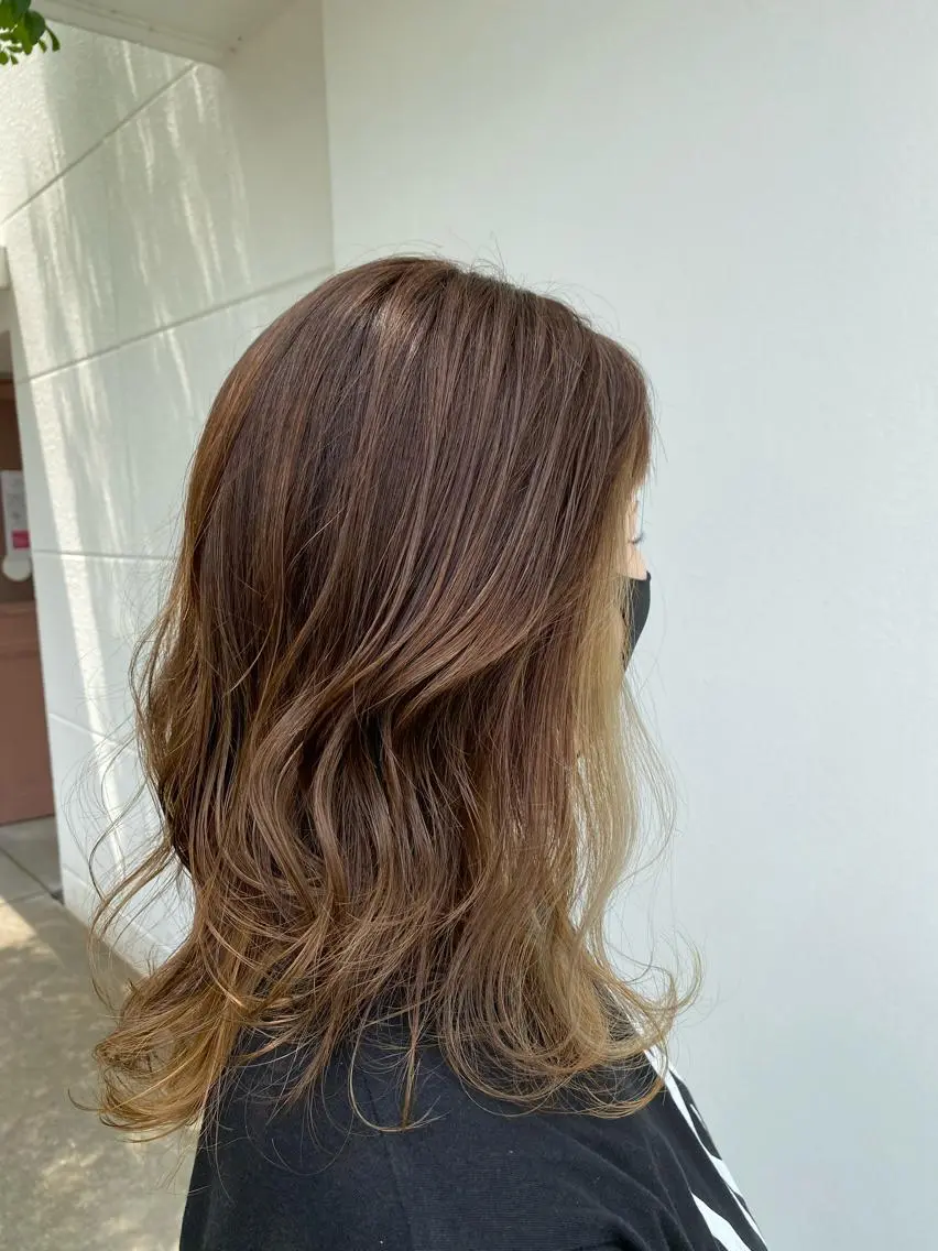 セミロング カラー アッシュ ミストバング ベージュカラー ブリーチ フェイスフレーミング Ayano_ Jill francのヘアスタイル
