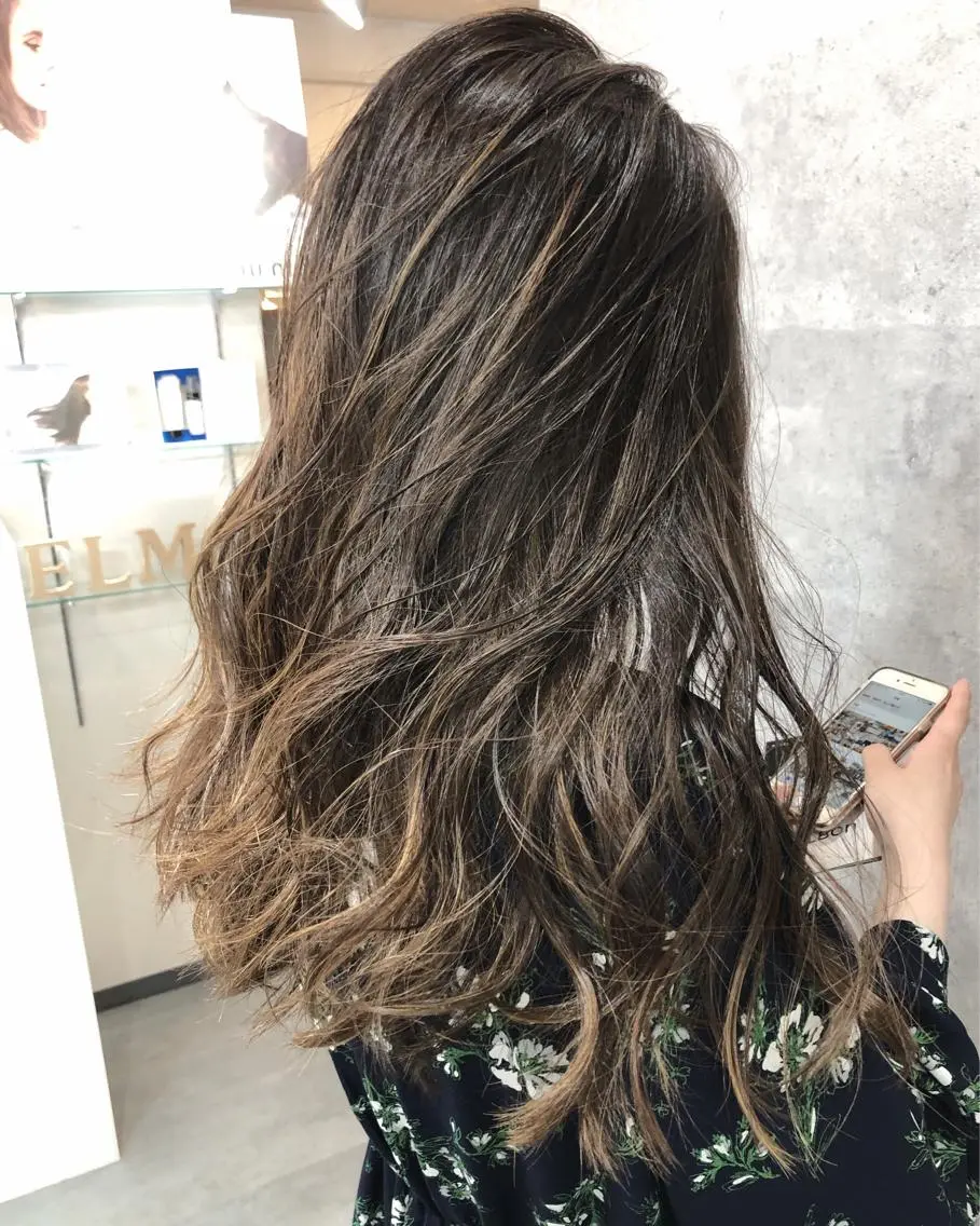 セミロング カラー 髪質改善 中川 翔のヘアスタイル