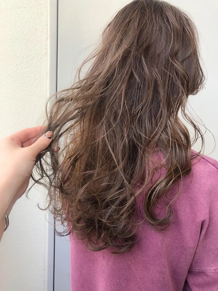 セミロング カラー パーマ ヘアアレンジ ネイル マツエク・マツパ バレイヤージュ ハイライトカラー ハイライト レイヤーカット 当日予約⭕️ Rene’のヘアスタイル