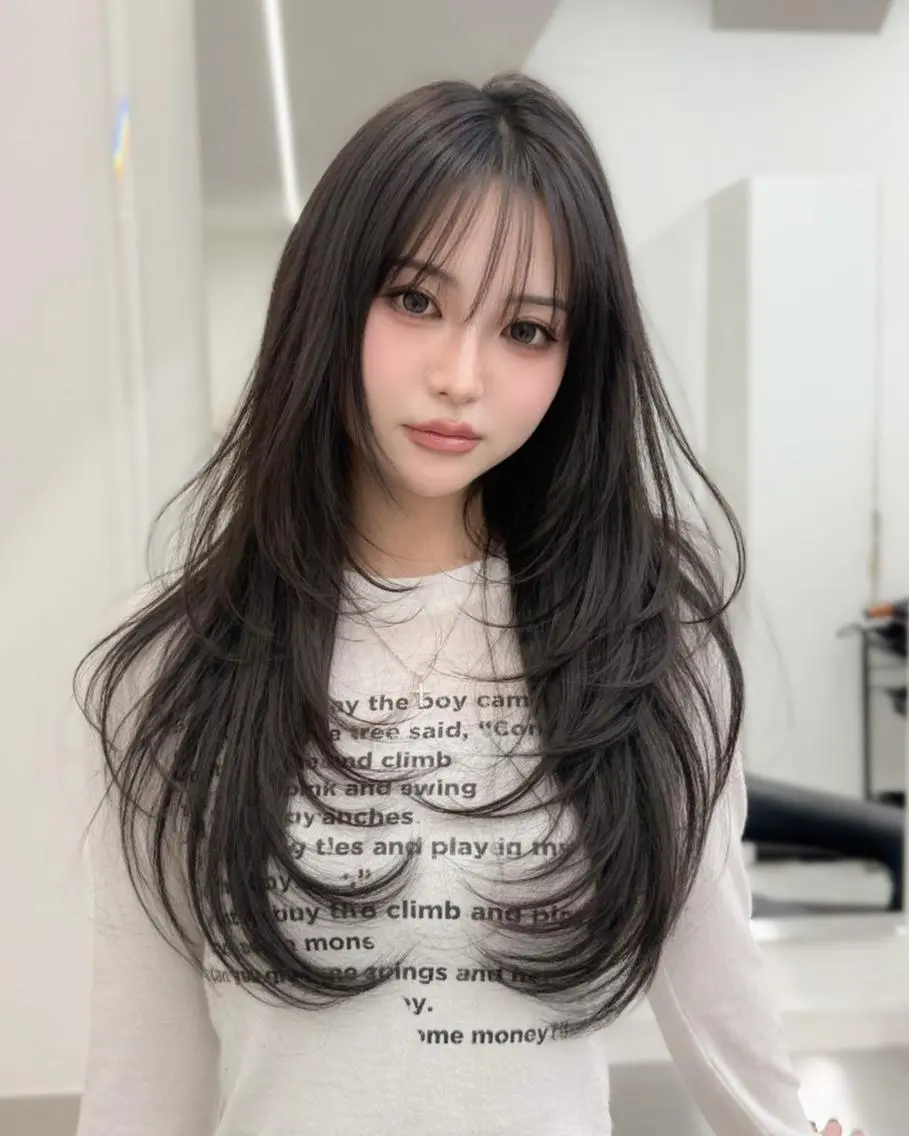 ロング カラー 大人っぽ韓国レディ レイヤー🤍渋谷のヘアスタイル