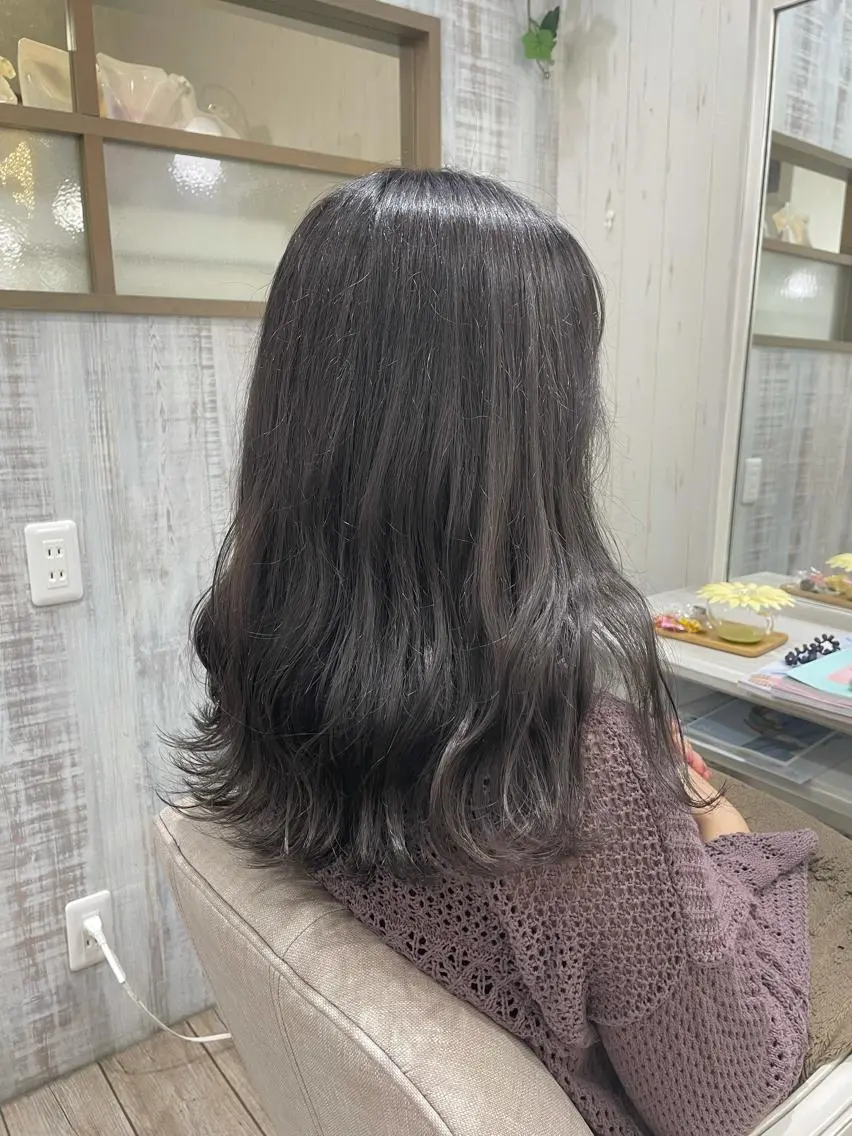 セミロング ネモトメイナ🌿 今月末で退職しますのヘアスタイル