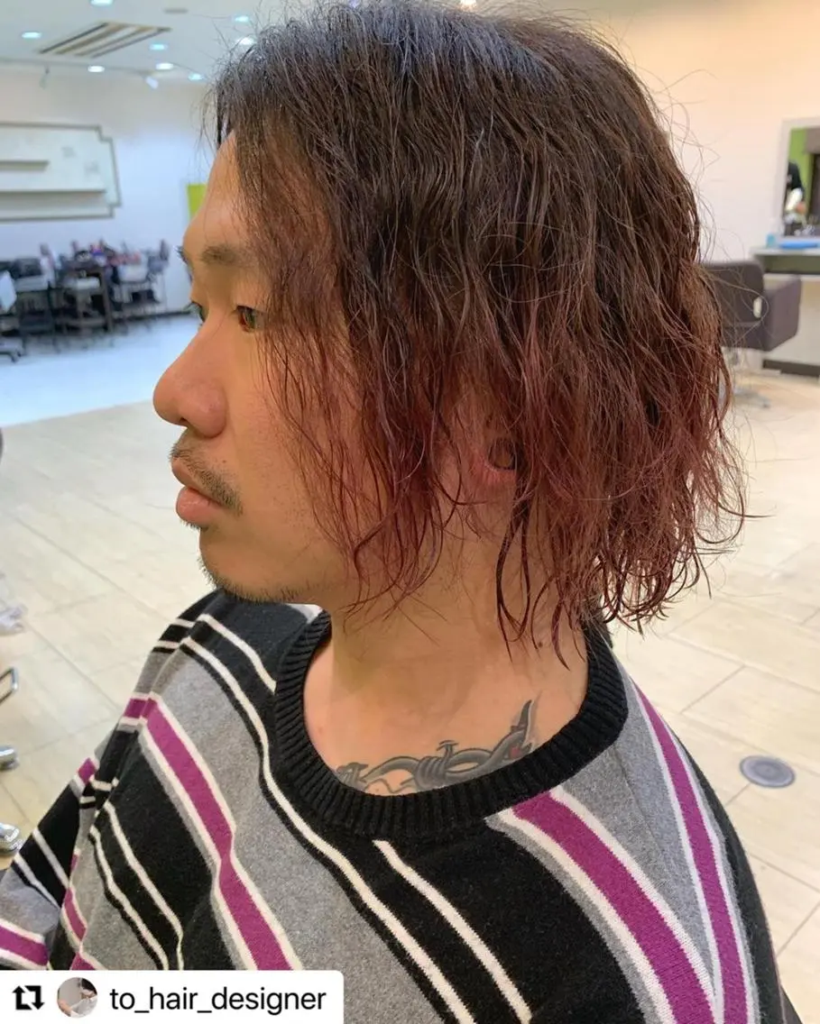 ミディアム カラー メンズ ミディアムパーマ メンズパーマ ツーブロック 刈り上げ アディクシーカラー 🩷Eny terrace🩷のヘアスタイル