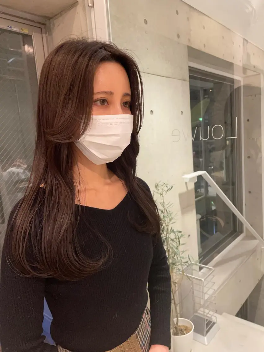ロング カラー ブラウンカラー オリーブブラウン 顔まわりレイヤー レイヤーカット レイヤーカット🎀 kanaのヘアスタイル