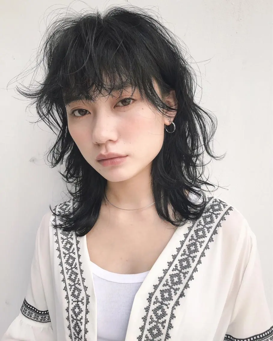ミディアム カラー パーマ ヘアアレンジ ミディアムパーマ レイヤーカット 似合わせカット ウルフカット ウルフレイヤー カット トリートメント 松田 亮葉のヘアスタイル