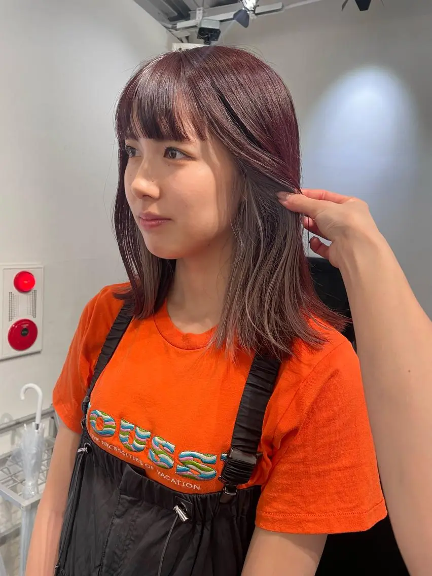 ミディアム カラー パーマ ヘアアレンジ メンズ キッズ ネイル マツエク・マツパ アイブロウ メンズブリーチ ベージュカラー ブリーチ ボルドーカラー ホワイトベージュ カット ヘアカラー トリートメント 艶ハイトーン/ヘア アレンジAYAKAのヘアスタイル