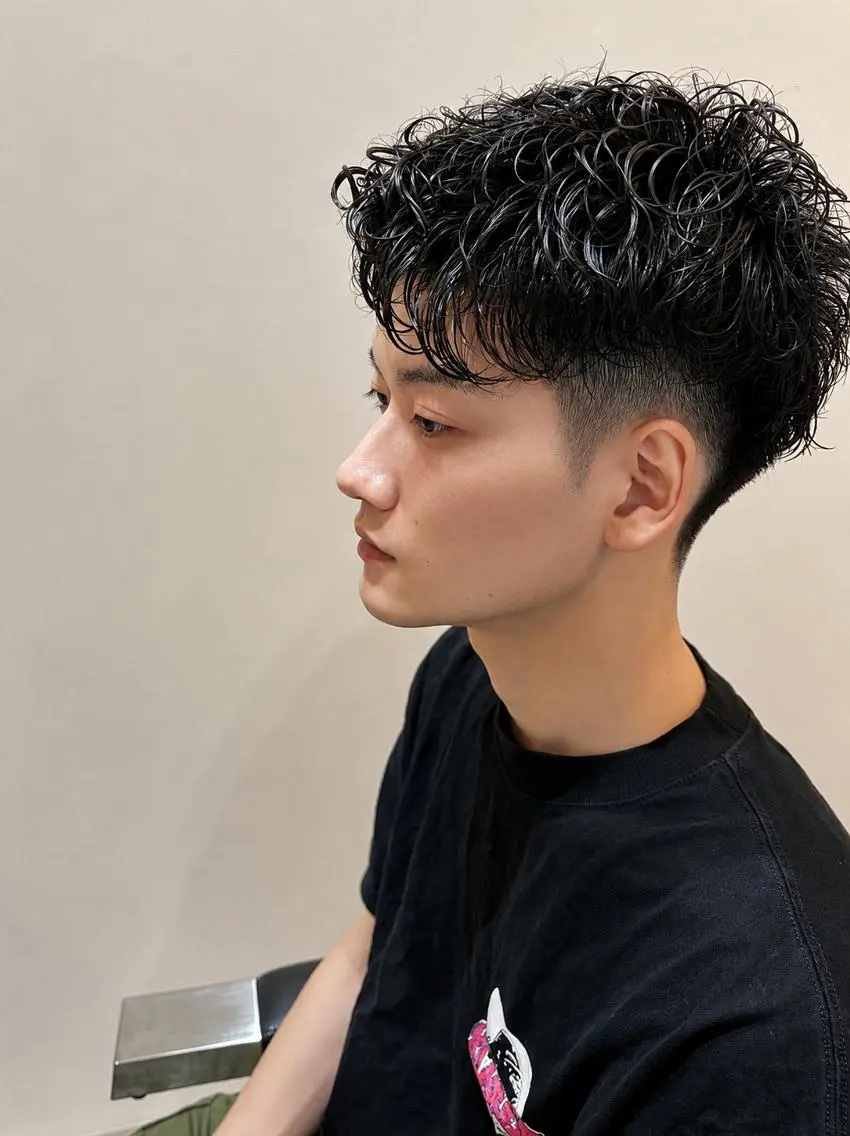 ショート パーマ メンズ フェードカット メンズパーマ メンズショート くせ毛 髪質改善 カット パーマ トリートメント 伊勢崎/nap hair 栗原大輔のヘアスタイル