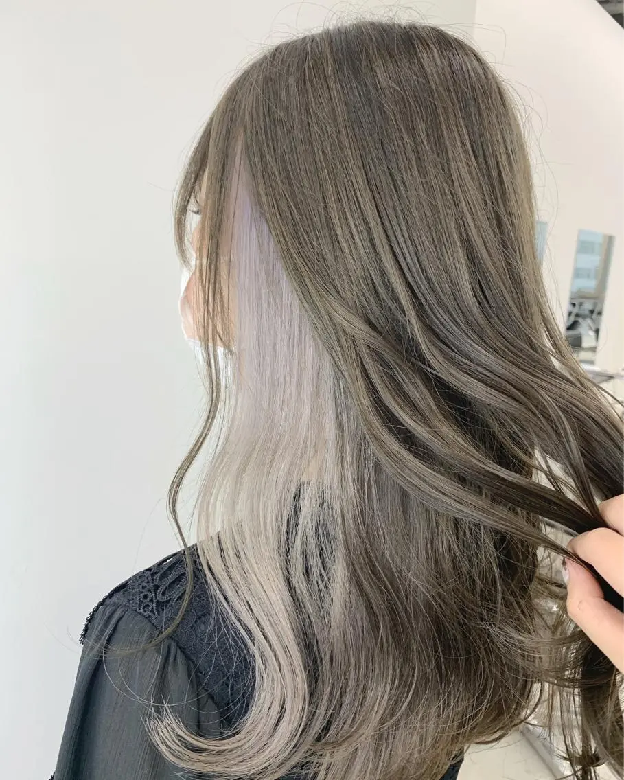 セミロング カット ヘアカラー トリートメント 山田 絵里菜のヘアスタイル