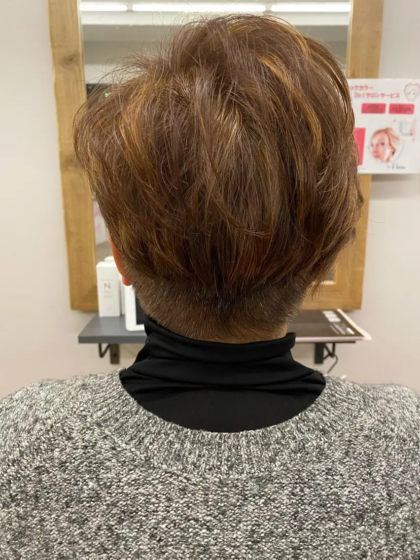 ショート カラー ブリーチカラー 美髪矯正takaraのヘアスタイル