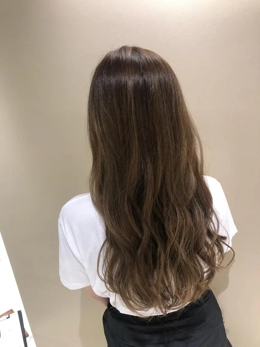 ロング カラー パーマ ヘアアレンジ ハイライトカラー ハイライト ヘアカラー トリートメント 【似合うが見つかる】 Hanaのヘアスタイル
