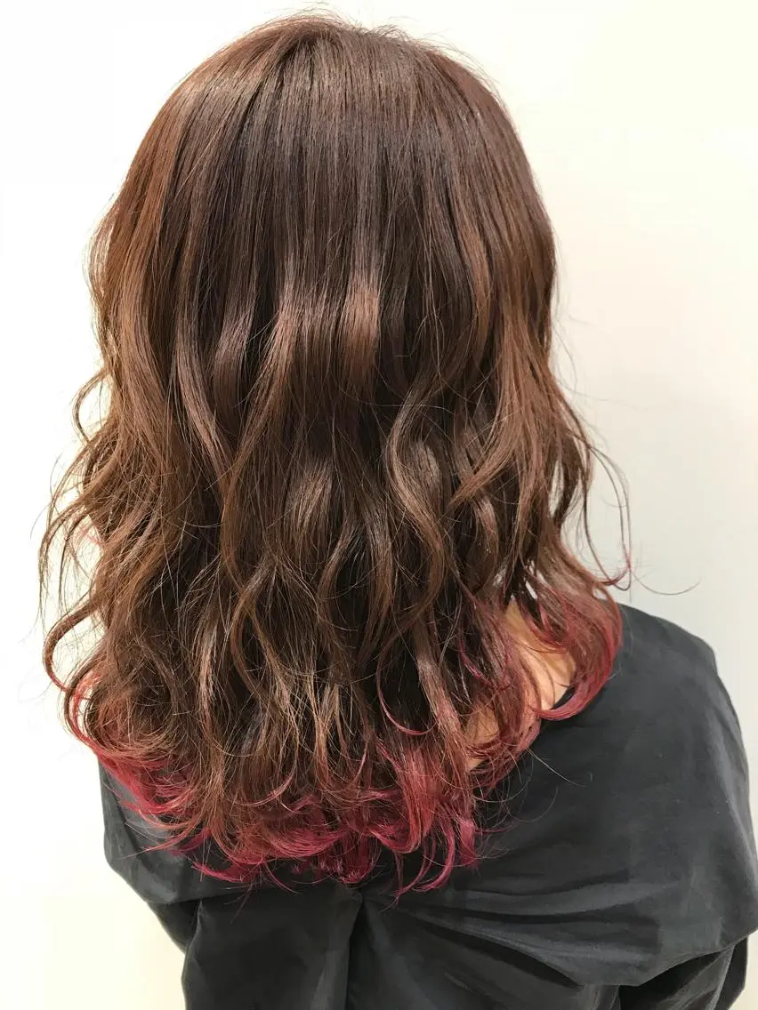ロング カラー 貝通丸 朱里のヘアスタイル