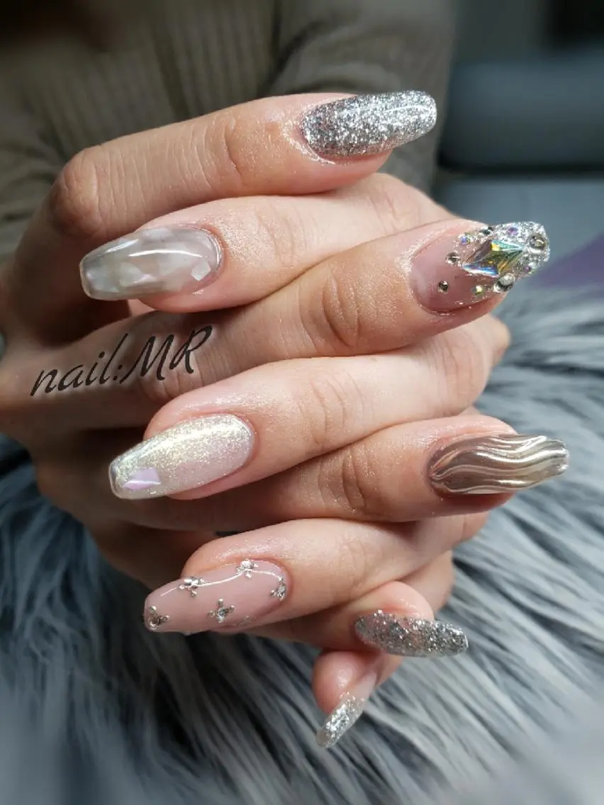 ネイル ミラーネイル ニュアンスネイル スカルプネイル シルバー Nail salon Coco【溝の口駅】のネイルデザイン