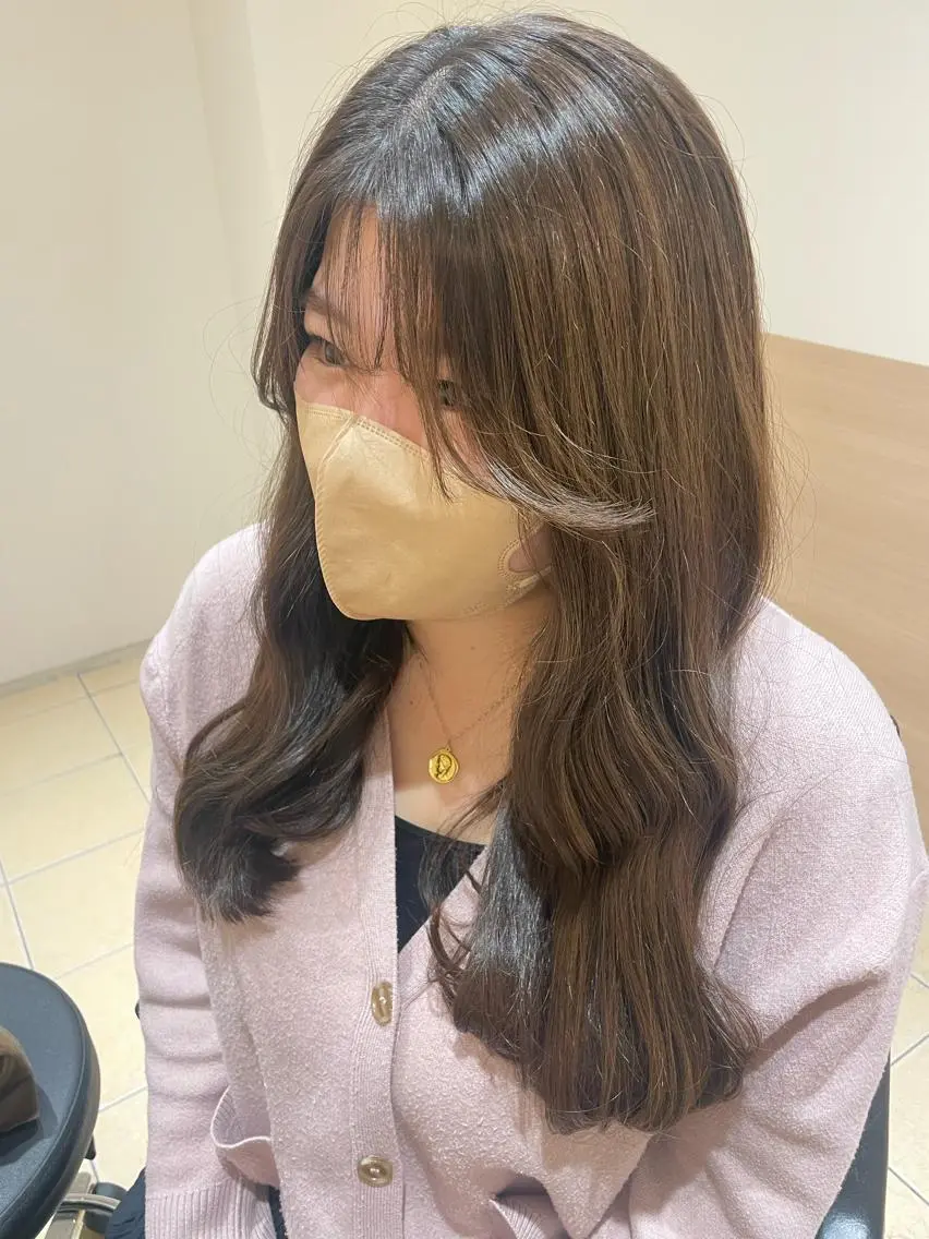 ロング カラー ブラウンカラー ケアカラー ピンクカラー ピンクブラウン 韓国風ヘア ヘアカラー 天野 瑠真のヘアスタイル