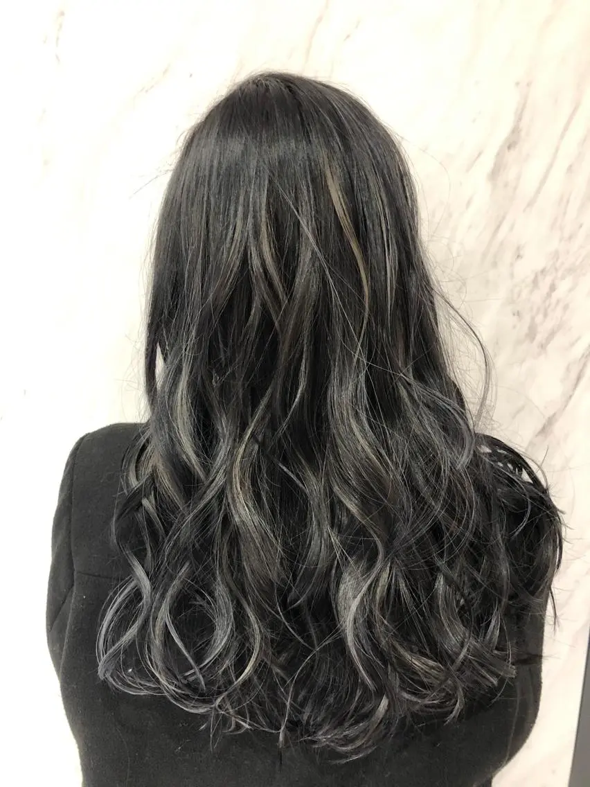ロング カラー ハイライトカラー ハイライト 店長 濱口 花菜 美髪整形のヘアスタイル