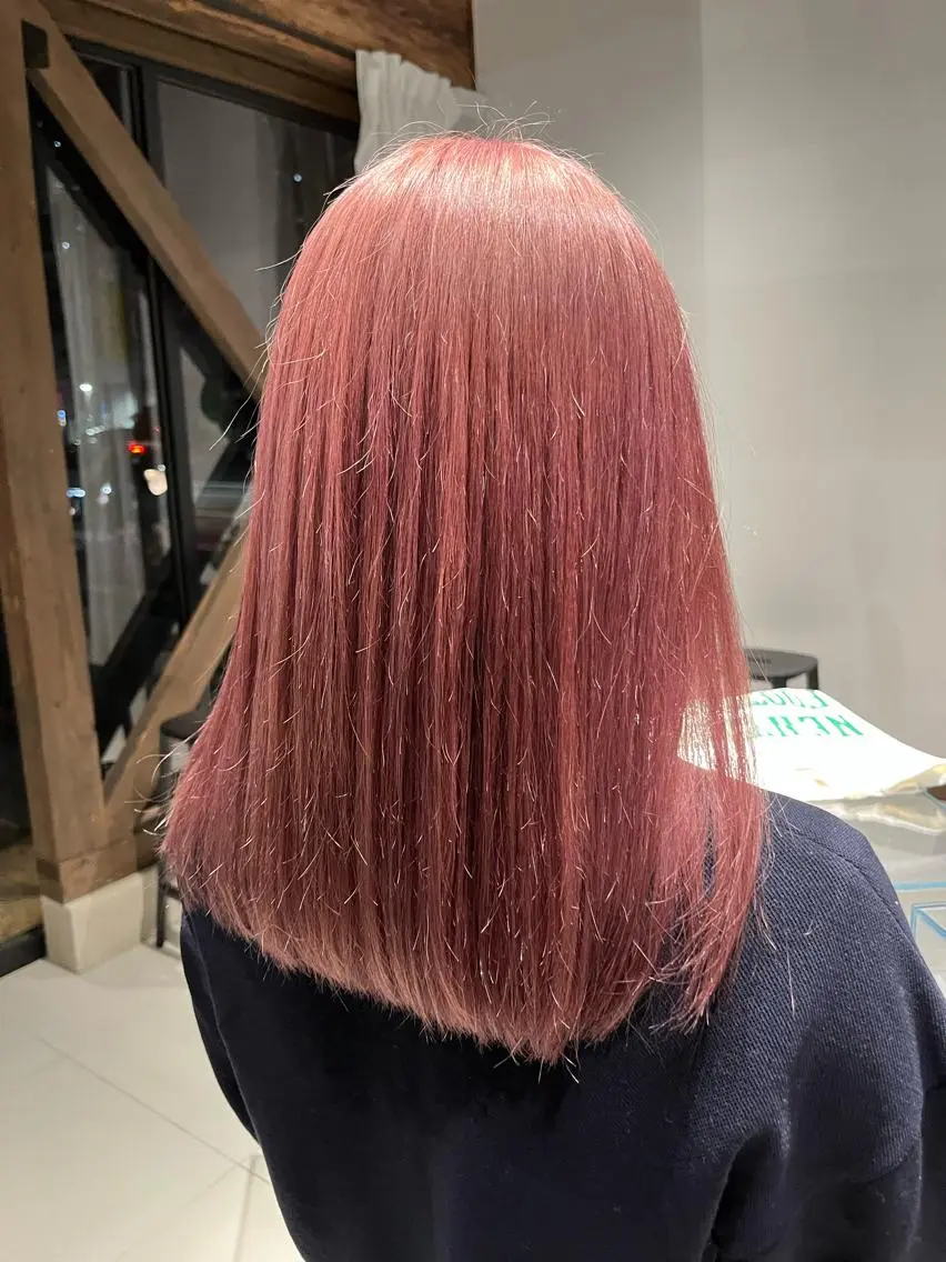 セミロング カラー ピンクカラー ホワイトピンク 林 美優のヘアスタイル