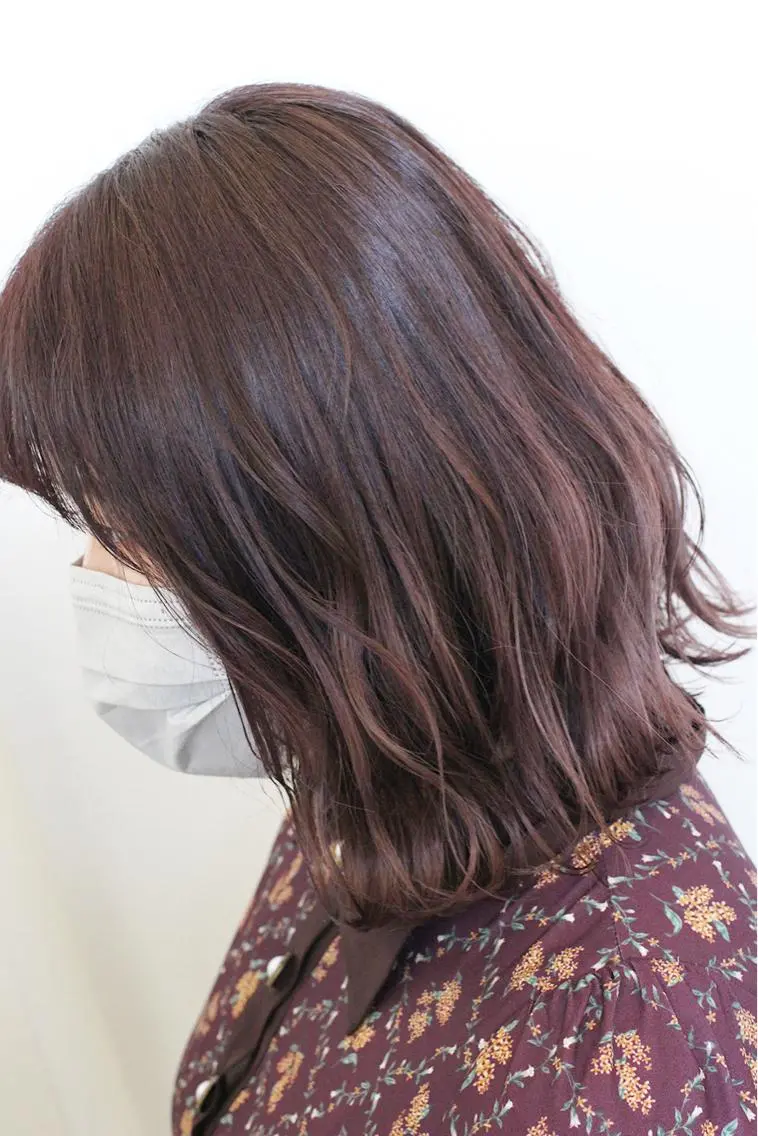 ミディアム カラー ブリーチ グラデーションカラー 外ハネヘア カット ヘアカラー 土居 正季のヘアスタイル