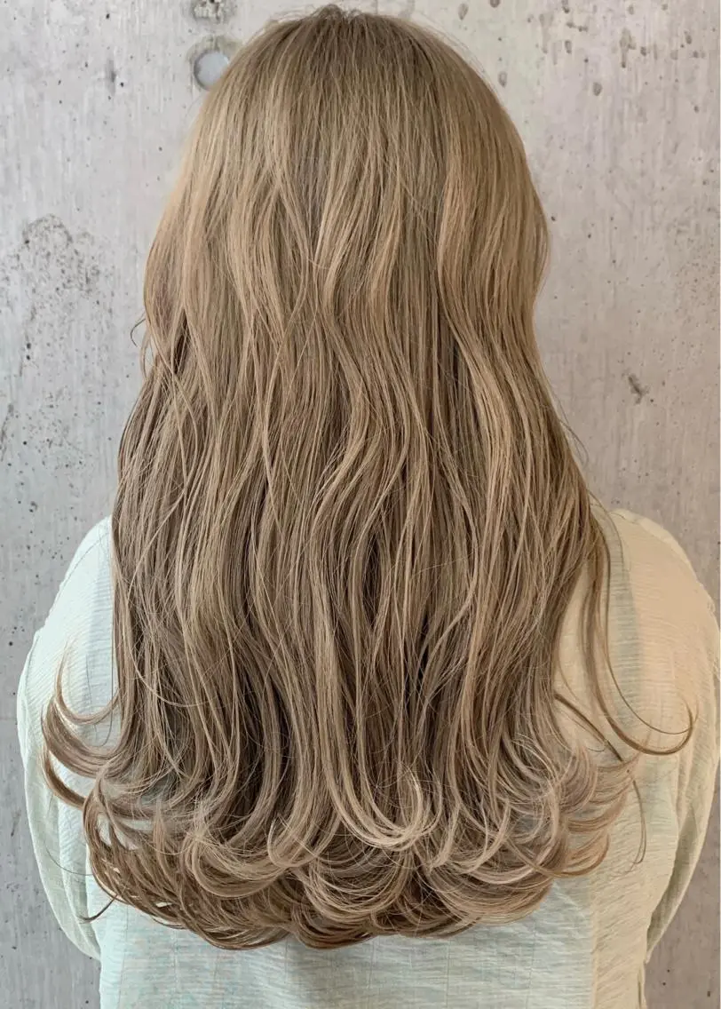 カラー ブリーチ ケアブリーチ ダブルカラー ハイトーンカラー カット ヘアカラー Lino by hoNuaのヘアスタイル