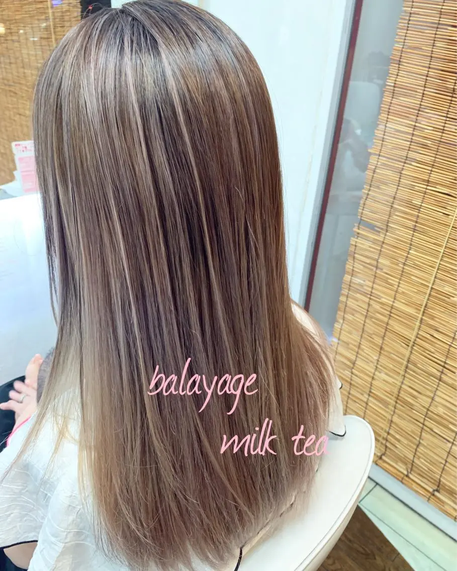 ミディアム カラー バレイヤージュ レイヤーカット ヘアカラー GLAD 萩原のヘアスタイル