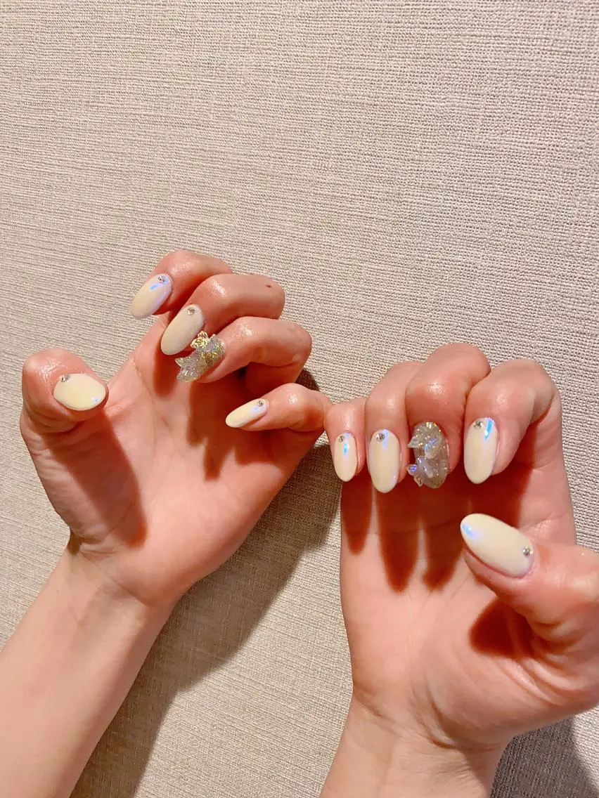 ネイル ストーンネイル ハンドネイル 👍thumbs up nail👍のネイルデザイン