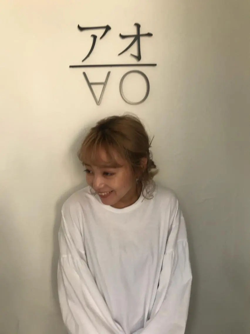 カラー ブリーチ ケアブリーチ ヘアカラー トリートメント 💓パーマ，💗 レイヤーカットのヘアスタイル
