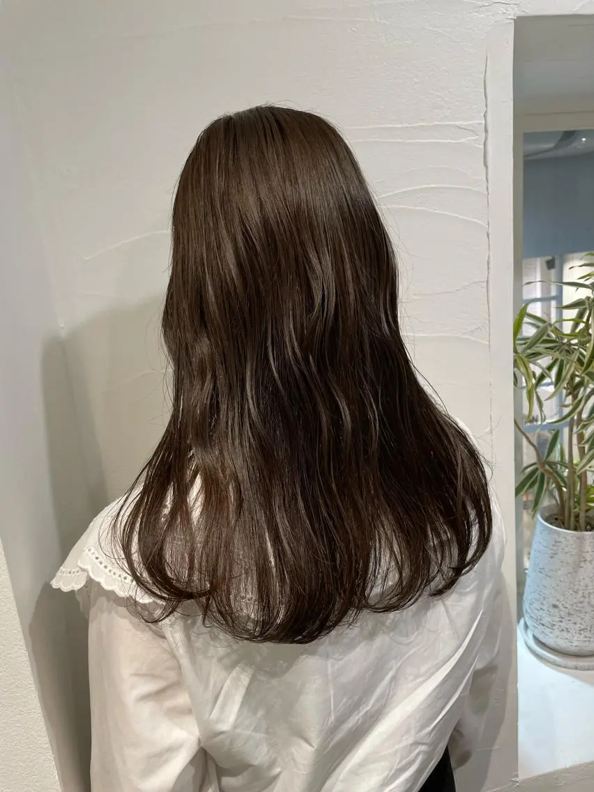 ロング カラー ベージュカラー オリーブベージュ . AYUKAのヘアスタイル