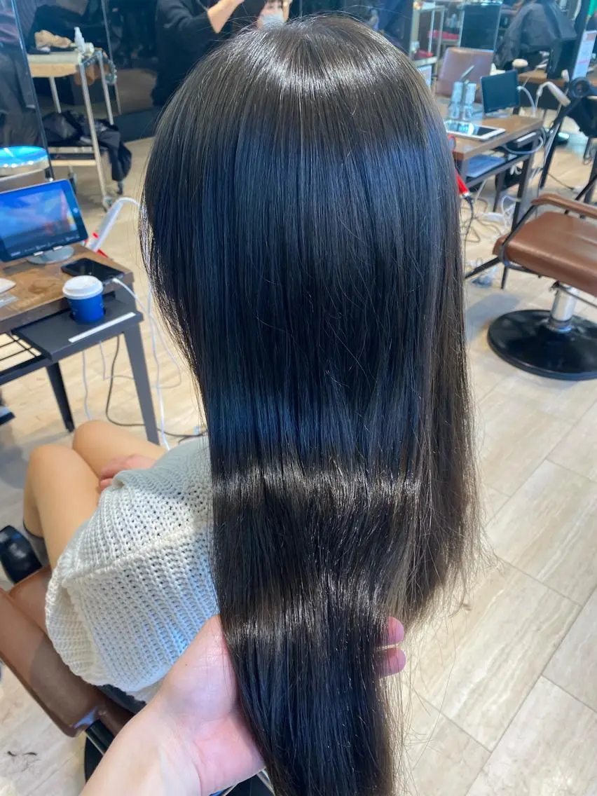 ロング カラー ベージュカラー オリーブベージュ ヘアカラー トリートメント 🍼顔周りカット/ レイヤー/小川華奈のヘアスタイル