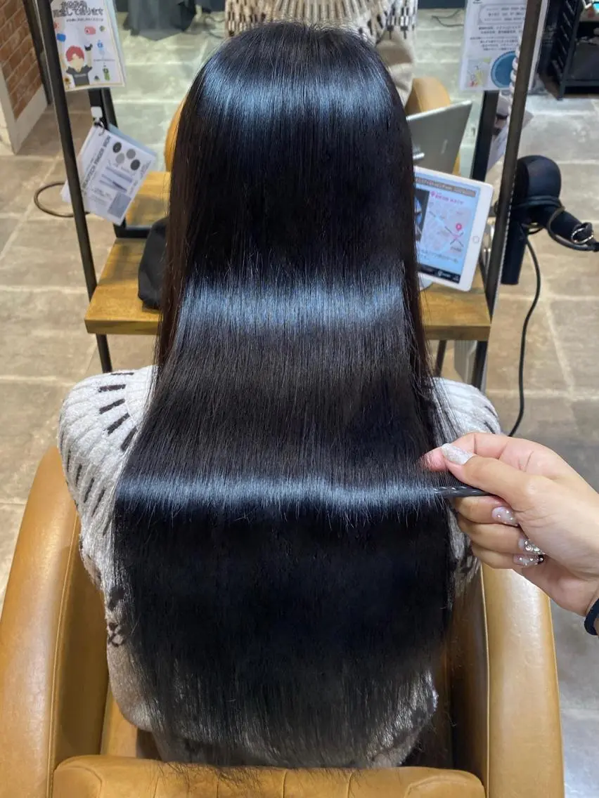 ロング カラー カット 縮毛矯正 トリートメント レイヤー🤍 ベージュ🤍 聖奈のヘアスタイル