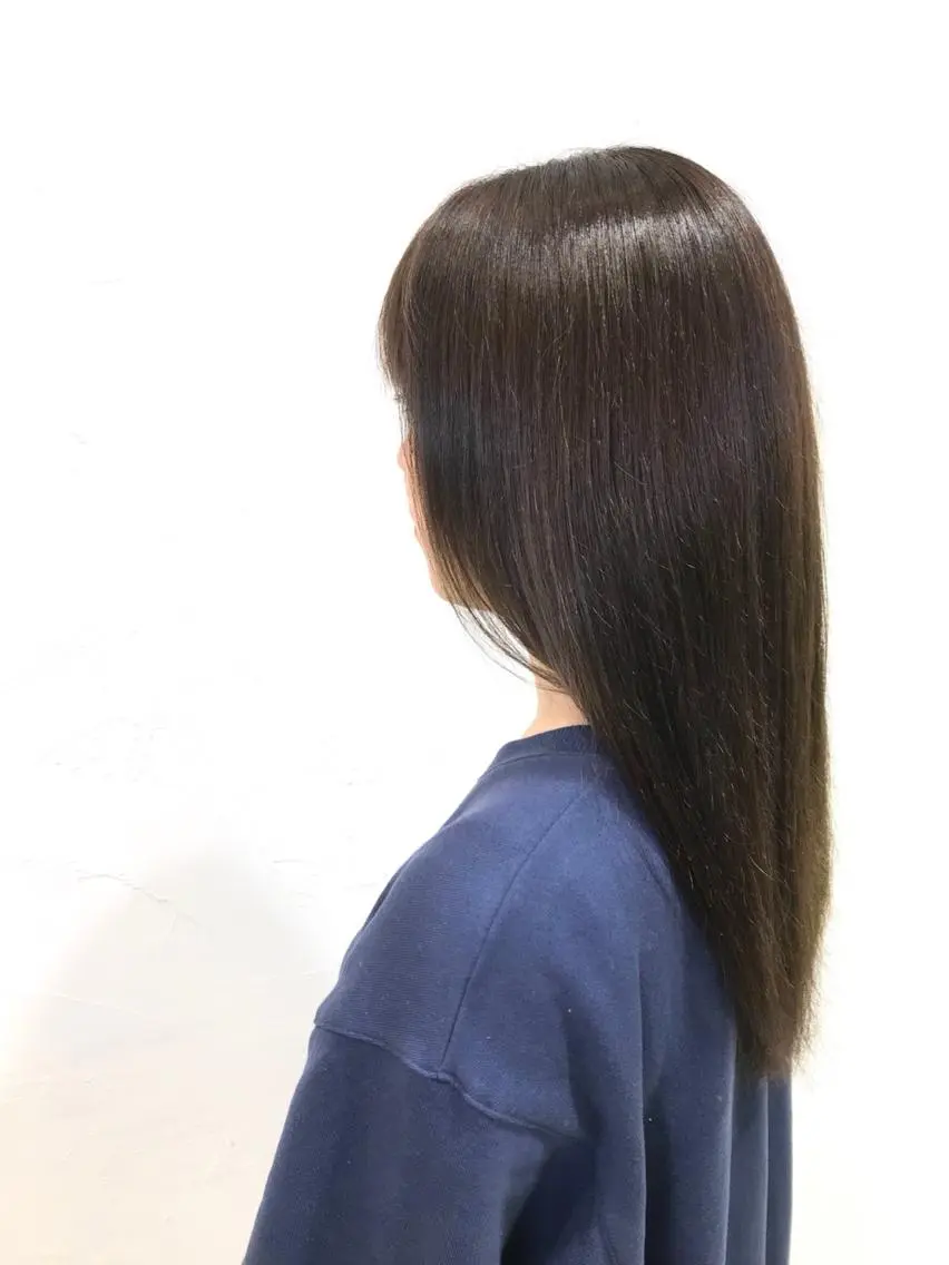 カラー イルミナカラー 金澤 夏海のヘアスタイル