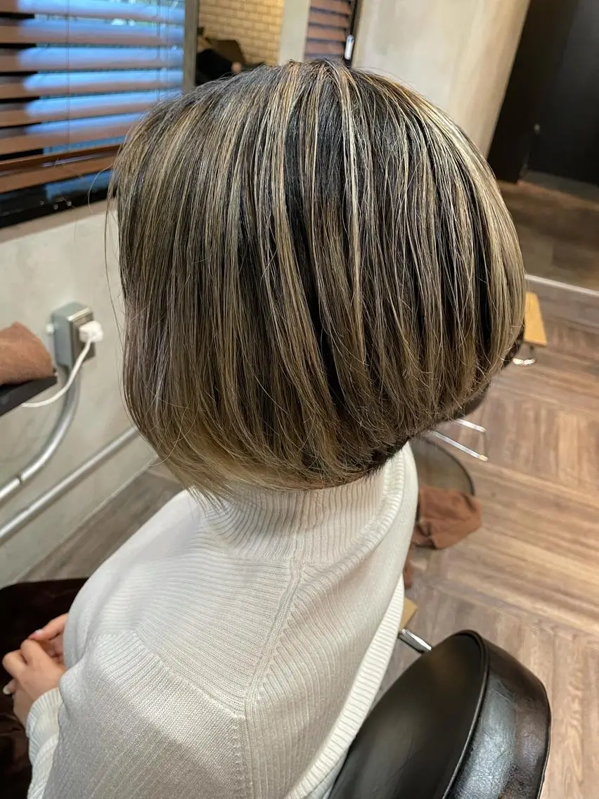 ショート カラー バレイヤージュ レイヤーカット カット ヘアカラー トリートメント La fith 店長 城谷颯人のヘアスタイル