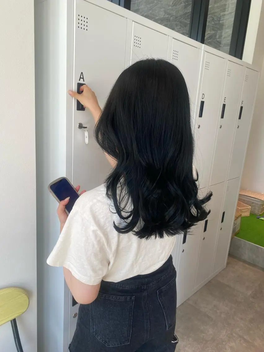 セミロング カラー 黒髪 ブルーカラー ブルーブラック オスズ 🎀´-のヘアスタイル