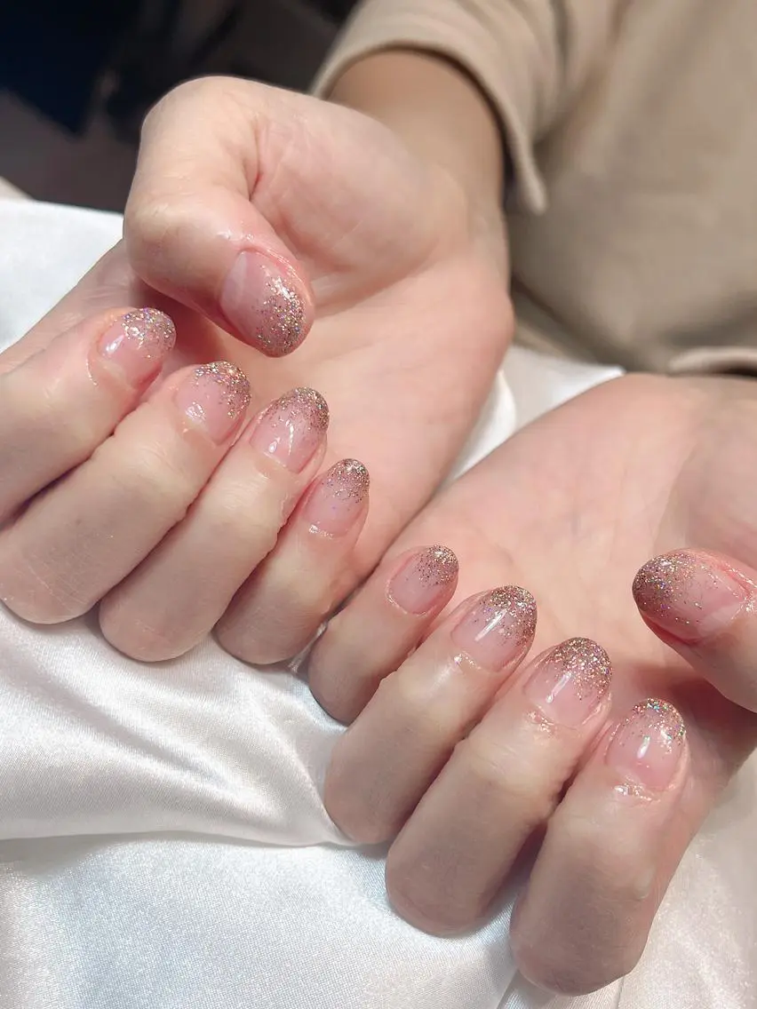 ネイル グラデーション ラメ(グリッター) ラメグラデーション ピンク bijou nails　蓮のネイルデザイン