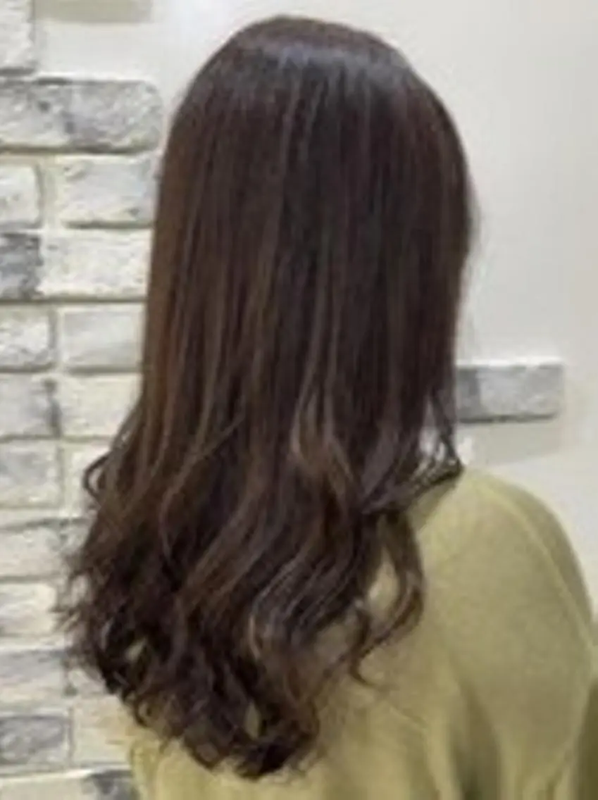セミロング 髪質改善カラー透明感 ダブルカラー幕田のヘアスタイル